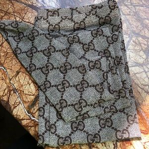 I’m selling these cute Gucci Tights !